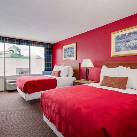 Ramada By Wyndham Fishkill Hotel Екстериор снимка